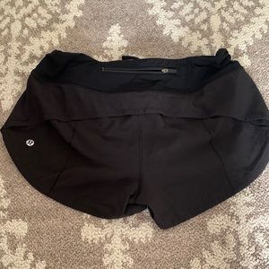 Lululemon Speed Up Shorts Size 6 Regular